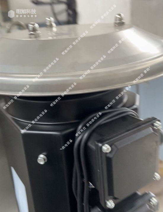 <a href='https://www.jsmxkj.com/plus/list-20.html' target='_blank'><u>电缆卷筒</u></a>电机不锈钢防雨罩